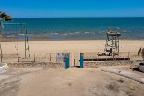 Condo 4 In town and steps to the beach and Malecon